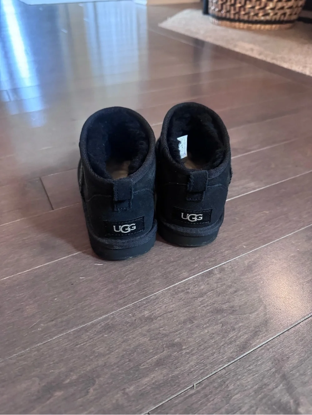 UGG soft black